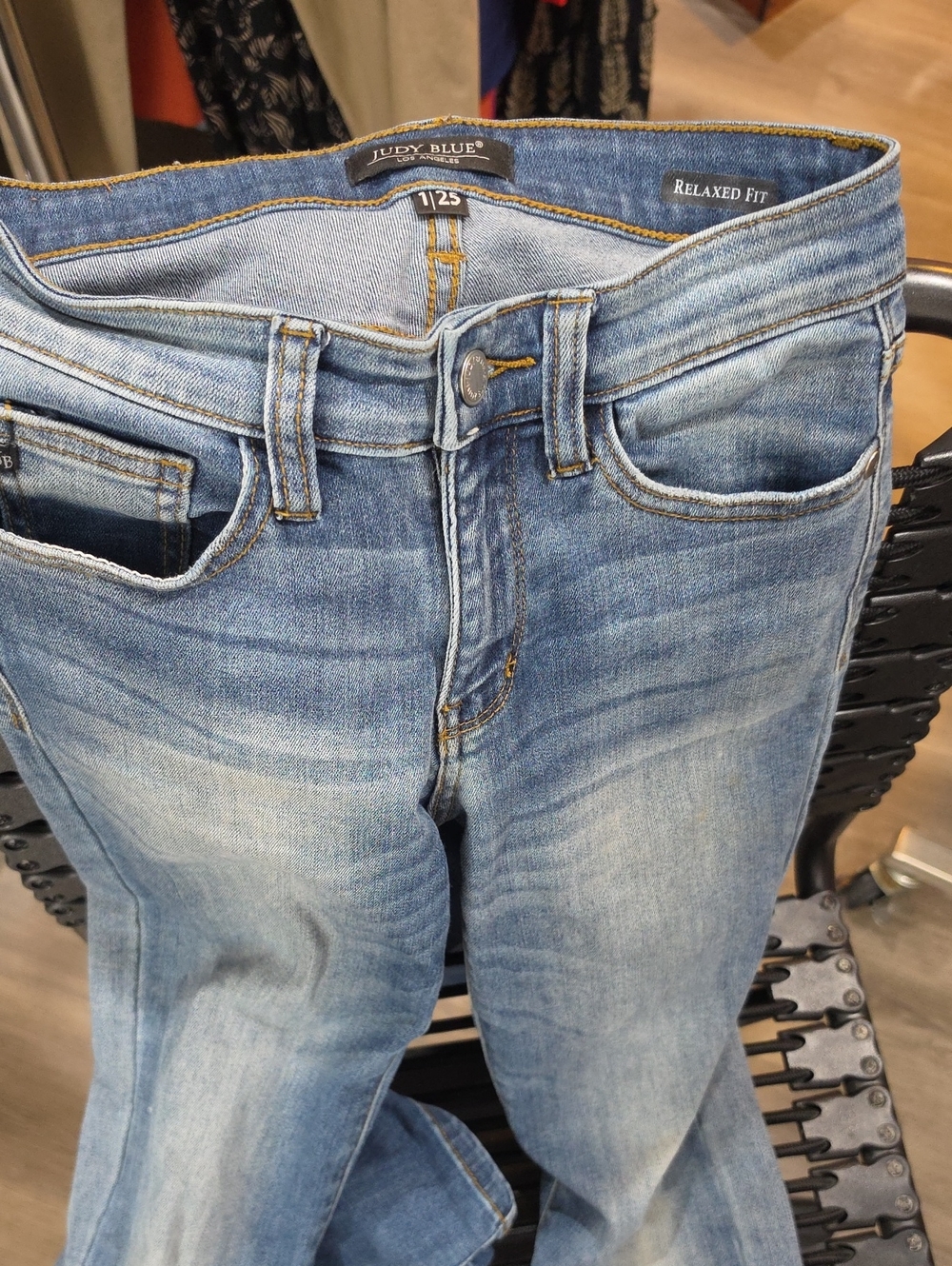 Judy Blue Mid Rise Jeans Relaxed Fit Size 1/25 Medium Blue Wash